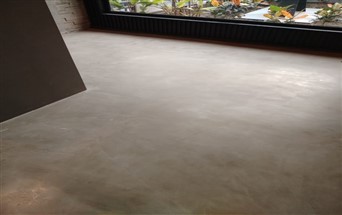 grey micocement plaster floor