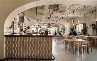 microcement lime plaster on walls at a cafe